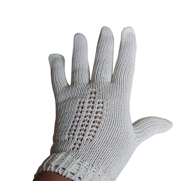 Vintage Cream Ivory Knit Stretch intricate knit pattern gloves - Picture 9 of 9